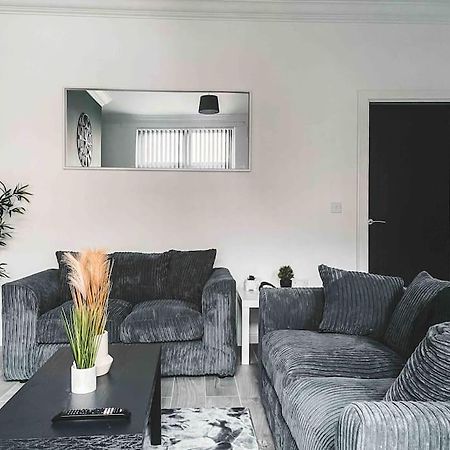 Comfortable Home In Bolton Farnworth Экстерьер фото