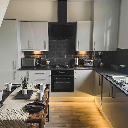 Comfortable Home In Bolton Farnworth Экстерьер фото