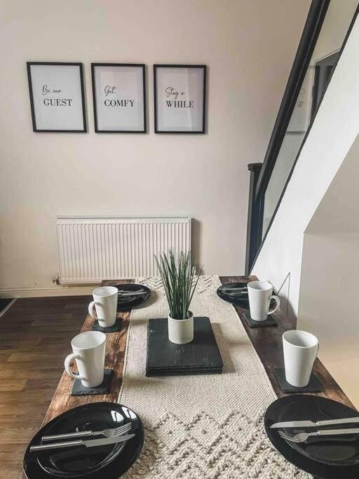 Comfortable Home In Bolton Farnworth Экстерьер фото