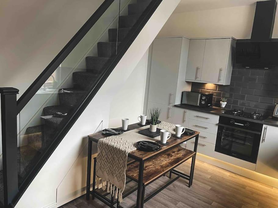 Comfortable Home In Bolton Farnworth Экстерьер фото